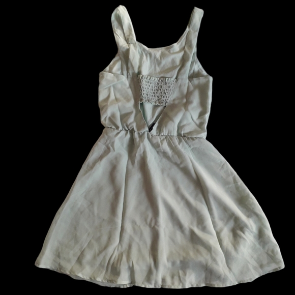 Cute h&m dress - Picture 3 of 5